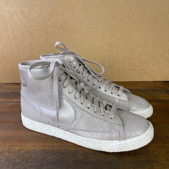 Nike Women's Blazer Mid Leather Premium Snake Skin Print 685225-100 Size 7.5 - Picture 1 of 8